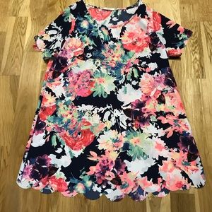 Super cute shirt sleeve floral shirt